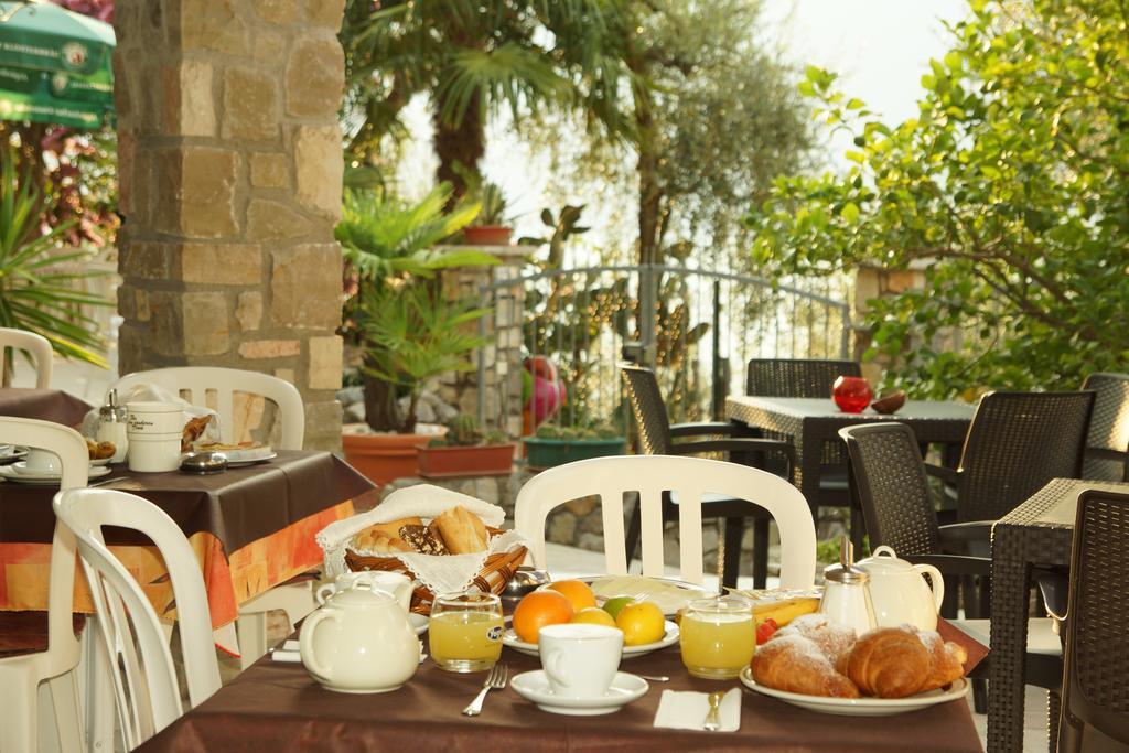 Hotel Augusta Garni Limone sul Garda Rom bilde