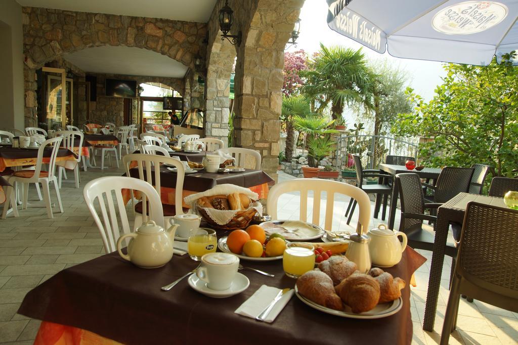 Hotel Augusta Garni Limone sul Garda Eksteriør bilde