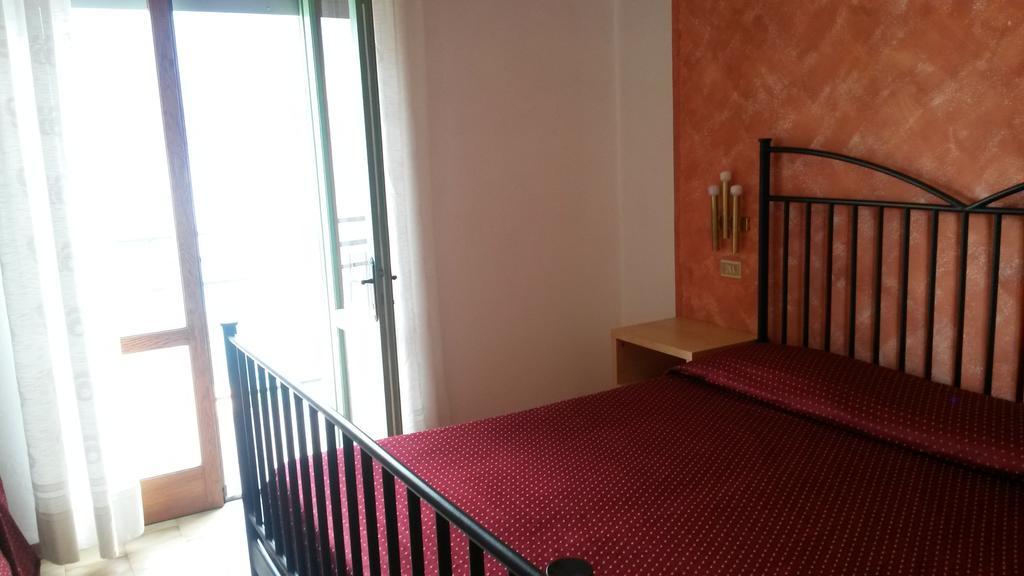 Hotel Augusta Garni Limone sul Garda Rom bilde